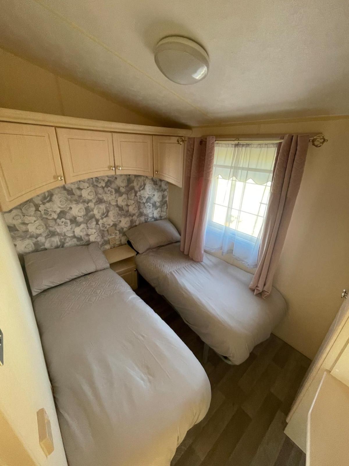 Willerby Granada 2-Bedroom Caravan, Glasgow Uddingston Dış mekan fotoğraf